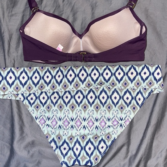 Victoria secret bikini - Picture 2 of 2